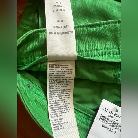 Abercrombie & Fitch green preppy short size 2 - Picture 3 of 4